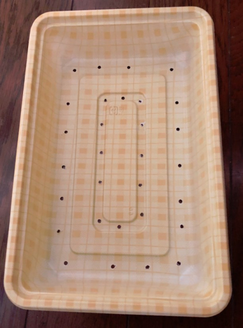 実生のキンカンを育ててみる　その2　タネをまいた　器に開けた穴